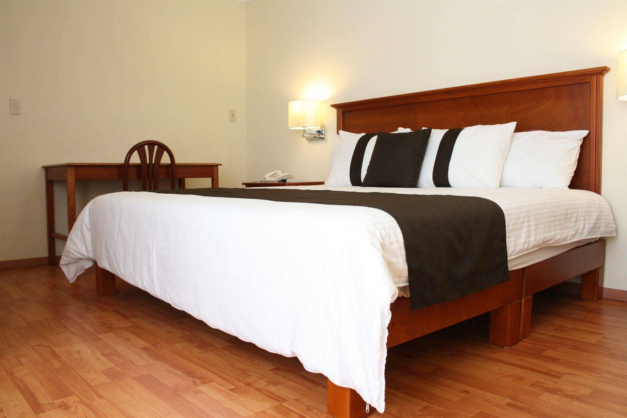 Del Marques Hotel&Suites Guadalajara Buitenkant foto